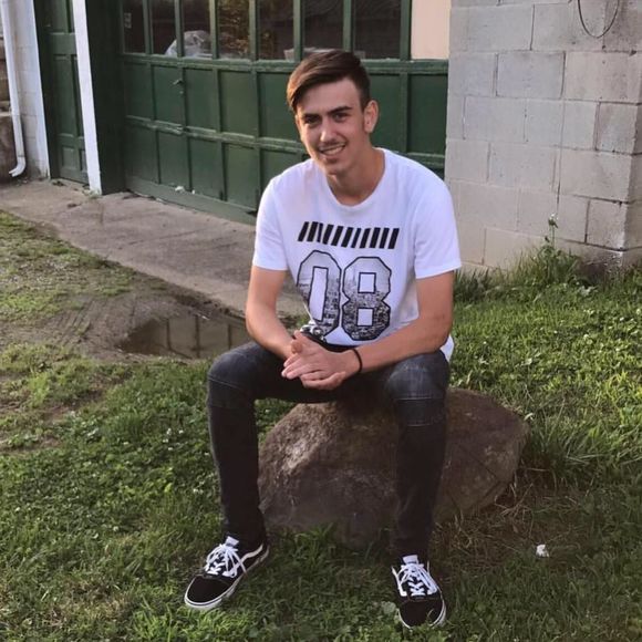 Meet your Posher, Gage - Picture 1 of 1